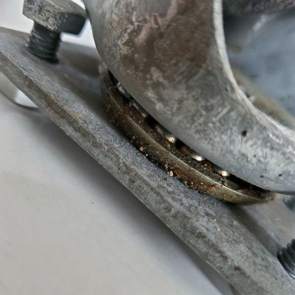 Industrial Factory Cast Iron Swivel Castors w/ Bolts, Vtg Heavy Duty 3.5" Wheels - Picture 6 of 12